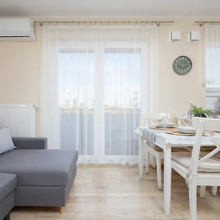 Sloneczny Z Pieknym Widokiem Klimatyzacja Renters Warsaw