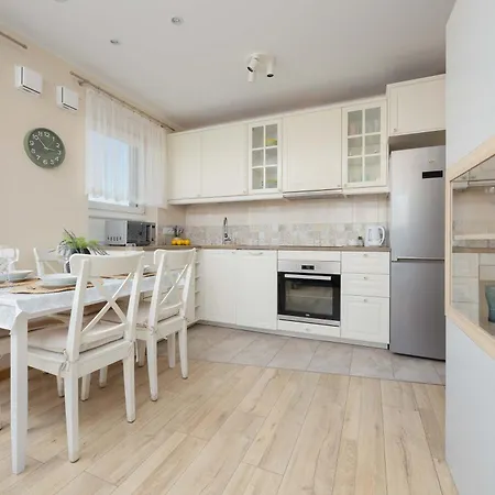 Apartment Sloneczny Z Pieknym Widokiem Klimatyzacja Renters Warsaw