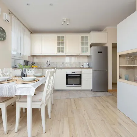 Sloneczny Z Pieknym Widokiem Klimatyzacja Renters Apartment Warsaw